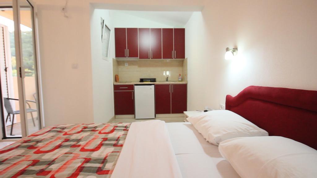 Apartments Percobic Sutomore Zimmer foto